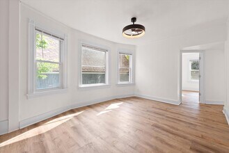 2026 E Kenilworth Pl in Milwaukee, WI - Foto de edificio - Building Photo