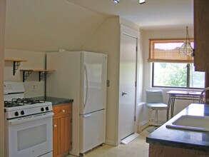 524 Villa Ave in Fairfield, CT - Building Photo - Building Photo