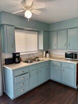 528 Montclaire Dr NE in Albuquerque, NM - Building Photo