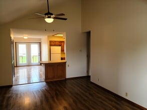 653 Pine Ridge St, Unit 653 Pine Ridge in Marshfield, MO - Foto de edificio - Building Photo