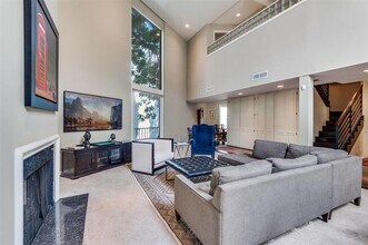 3730 Holland Ave in Dallas, TX - Building Photo - Building Photo