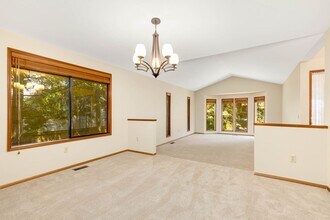 2017 230th Pl NE in Sammamish, WA - Building Photo - Building Photo