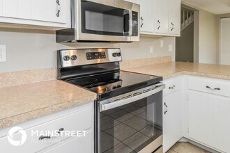 6002 Bermuda Dr in Orange Park, FL - Foto de edificio - Building Photo