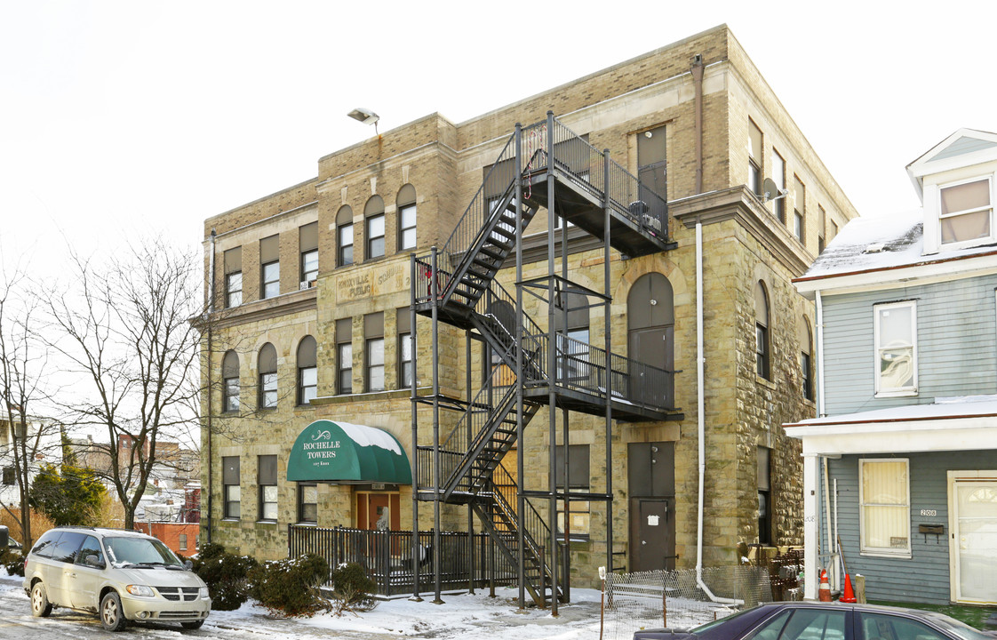 Rochelle Towers in Pittsburgh, PA - Building Photo