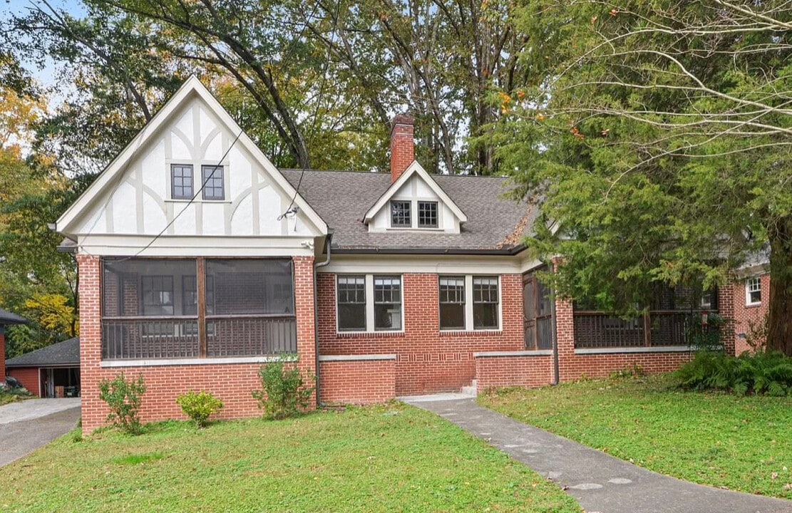 466 Burlington Rd NE, Unit A in Atlanta, GA - Building Photo