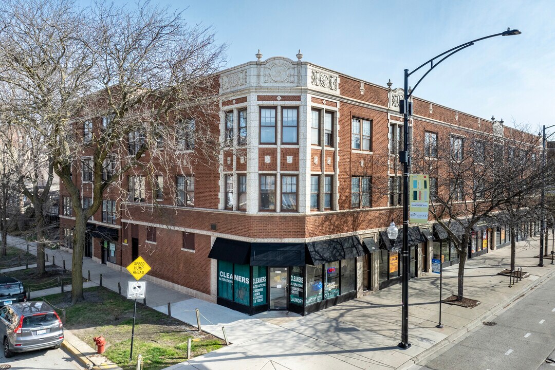 1918-1930 W Montrose Ave in Chicago, IL - Foto de edificio