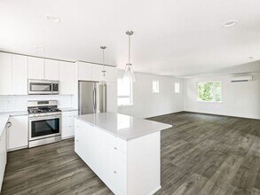 3654 SE 67th Ave in Portland, OR - Building Photo - Building Photo