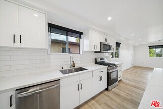837 N Harvard Blvd in Los Angeles, CA - Building Photo - Building Photo