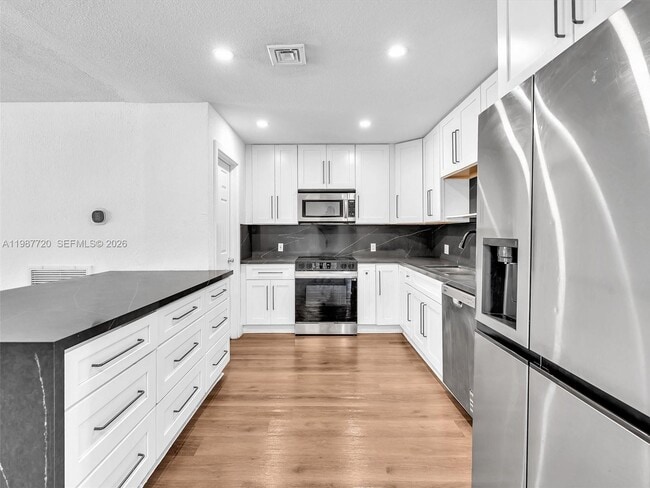 3193 Taft St in Hollywood, FL - Building Photo - Building Photo