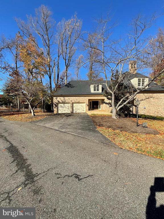 370 S River Landing Rd in Edgewater, MD - Foto de edificio - Building Photo