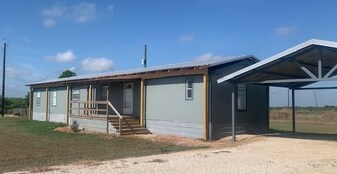 540 Co Rd 148 in Cost, TX - Building Photo
