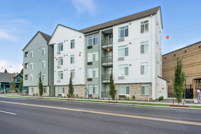 District Lofts at Garland in Spokane, WA - Foto de edificio - Building Photo
