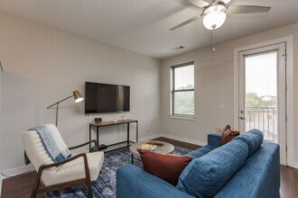 1016 18th Ave S in Nashville, TN - Building Photo - Building Photo