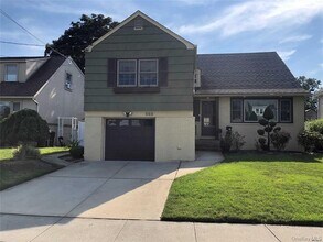 563 Albemarle Pl in Cedarhurst, NY - Building Photo - Building Photo