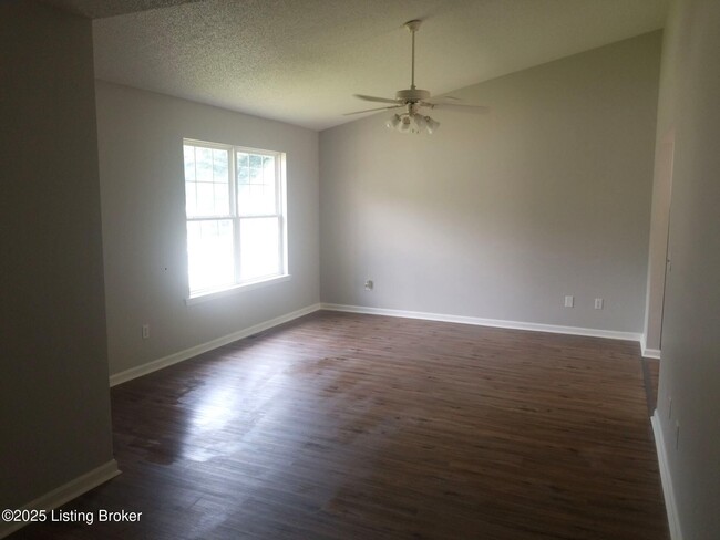 737 Andra Dr in Radcliff, KY - Building Photo - Building Photo