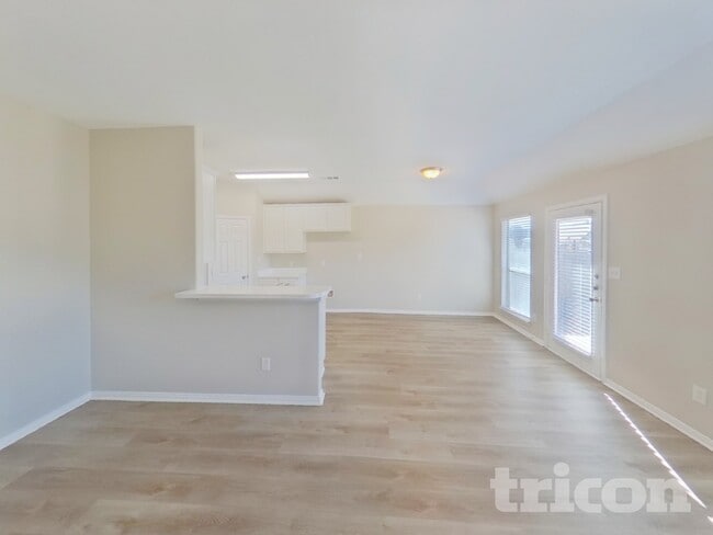 9312 Rhoni Ct in Fort Worth, TX - Foto de edificio - Building Photo