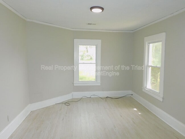 1217 Pearson Pl in High Point, NC - Building Photo - Building Photo