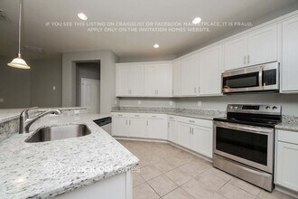 1045 Hermosa Way in Kissimmee, FL - Building Photo - Building Photo