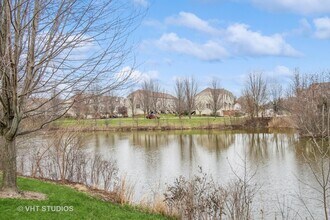 3364 Kentshire Cir in Aurora, IL - Building Photo - Building Photo