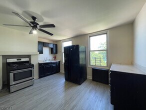 115 Park Ave in Newark, NJ - Building Photo - Building Photo