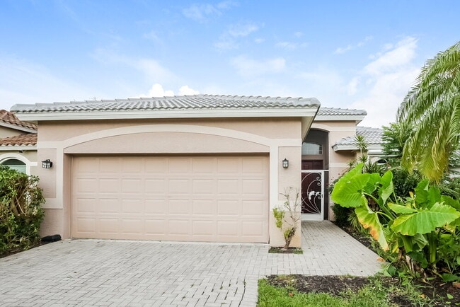property at 11244 Lakeland Cir