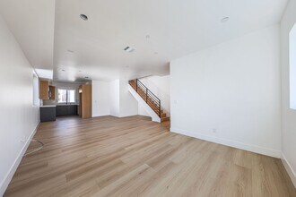 1237 N Orange Dr in Los Angeles, CA - Building Photo - Building Photo