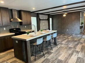 111 Peggy St in Conroe, TX - Foto de edificio - Building Photo