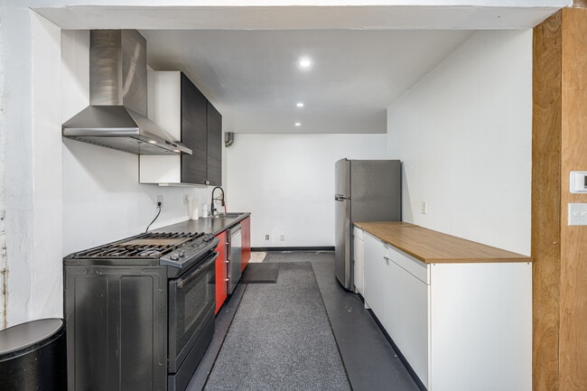 Studios at Walnut