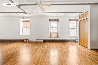 405 E 13th St in New York, NY - Building Photo - Building Photo