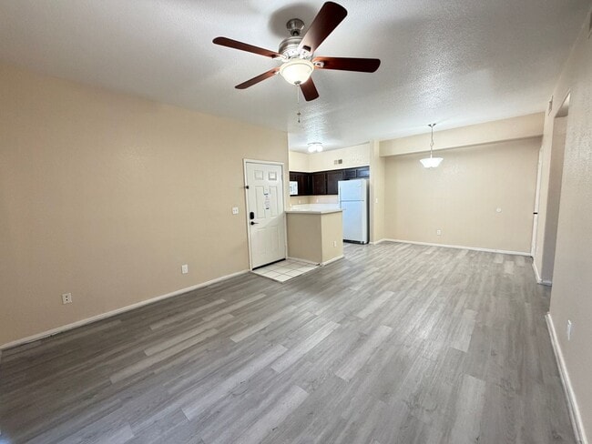7701 Himalayas Ave in Las Vegas, NV - Building Photo - Building Photo