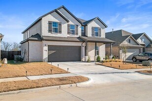 7609 Poplar Dr in Lantana, TX - Building Photo