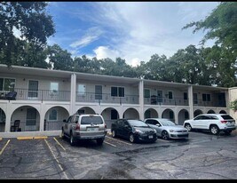 2319 W Bristol Ave in Tampa, FL - Building Photo