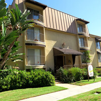 1750 S Bentley Ave in Los Angeles, CA - Foto de edificio - Building Photo