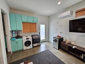 2307 2nd-Unit -B-1 in Austin, TX - Foto de edificio - Building Photo