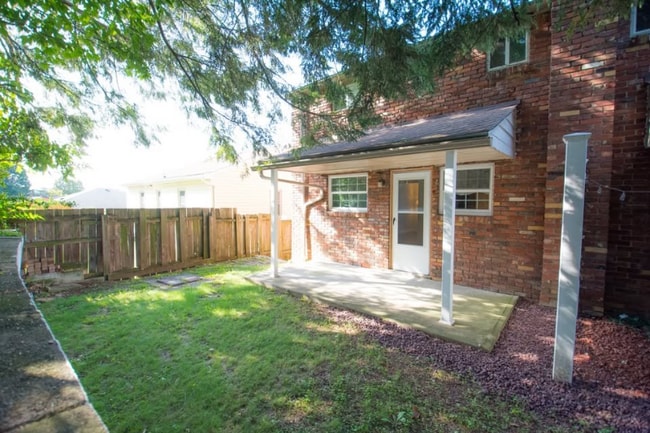 property at 733a Cribbs St