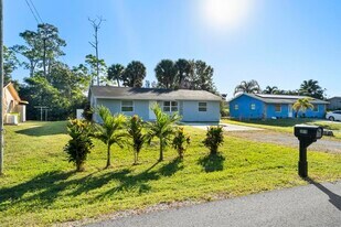 3910 N 147 Ave in Loxahatchee Groves, FL - Building Photo