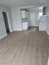 1000 Lewis Ave in Las Vegas, NV - Building Photo - Building Photo