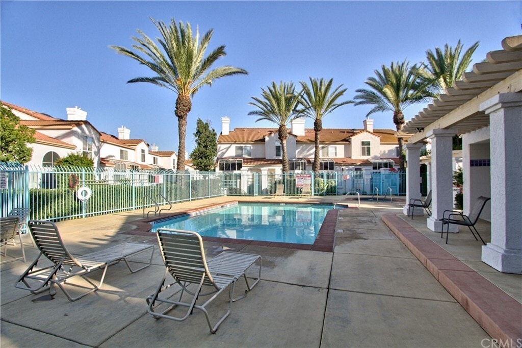 29509 Cara Way in Temecula, CA - Foto de edificio