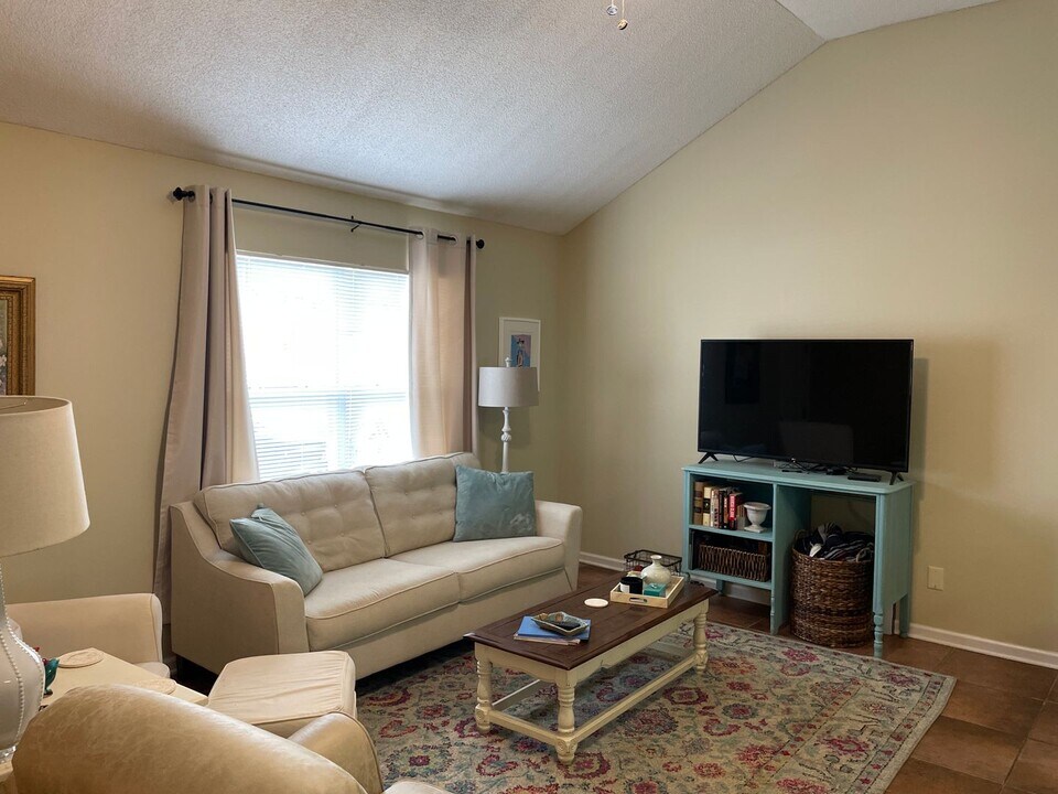 1012 Van Dorn St in Oxford, MS - Building Photo