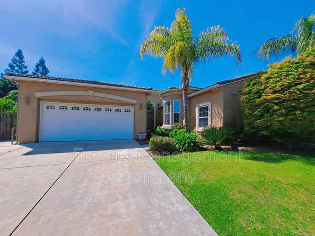 property at 2843 E Quincy Ave
