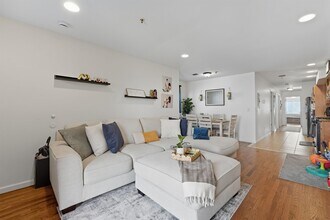 2516 Summit Ave in Union City, NJ - Building Photo - Building Photo