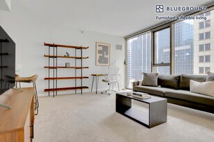 210 N Wells St, Unit FL17-ID632 in Chicago, IL - Building Photo