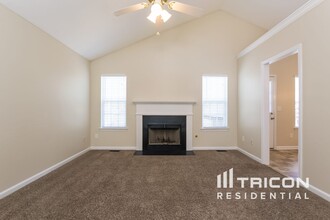 8445 Brook Lake Ln in Douglasville, GA - Building Photo - Building Photo