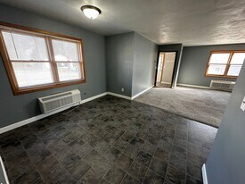 326 S 1st St in Evansville, WI - Building Photo