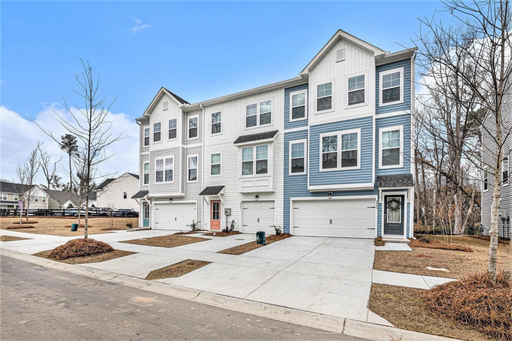 2003 Quiet Ibis in Hanahan, SC - Building Photo