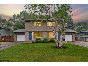 751 Sandhill Point Rd in Hudson, WI - Building Photo - Building Photo