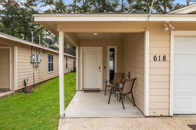 620 Foster St in Tomball, TX - Building Photo - Building Photo