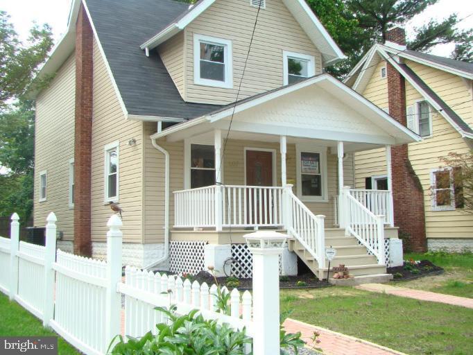 607 St Dunstans Rd in Baltimore, MD - Building Photo