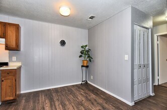 Summerstone Duplexes in Tulsa, OK - Foto de edificio - Interior Photo