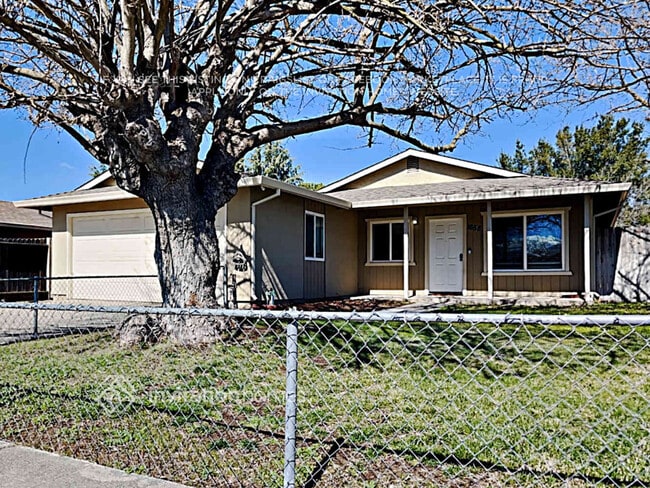 property at 1658 Ashwood Dr